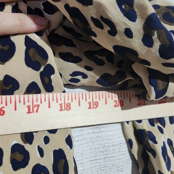 Vineyard Vines Leopard Print Women's Top, Size S - Picture 10 of 11